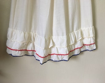 Vintage 1960s Skirt Petticoat Peasant Boho Style White Cotton Ruffle Hem size S Retrocorrect