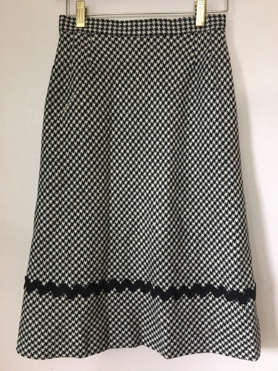 Vintage 50s/60s Skirt wool houndstooth casual Sec… - image 1