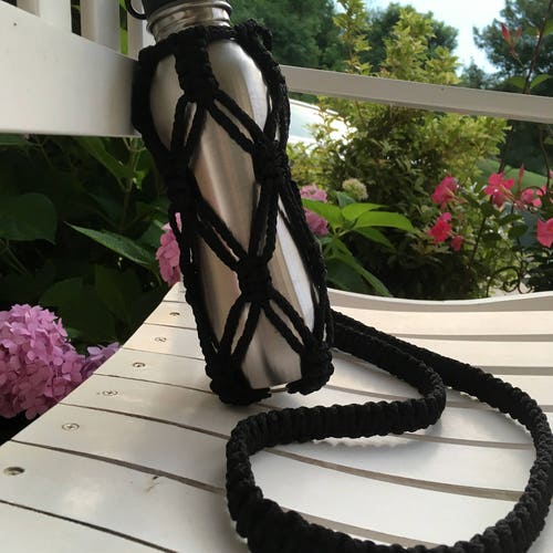 macrame water bottle bolsa