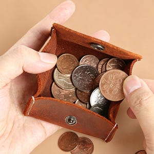 Handgjord vegetabilisk brun läderlåda med myntväska minimalistisk fackväxel present till honom