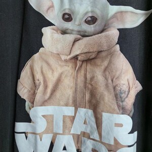 Vintage Star Wars Mandalorian Grogu T-Shirt Size L, Y2K Style Gray Graphic Tee, 2000s Pop Culture Collector Shirt, Retro Sci-Fi Unisex Top image 2