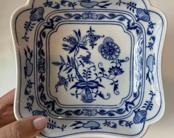 Vintage Bohemia Blue Onion Bowl, Zwiebelmuster Square Porcelain Dish