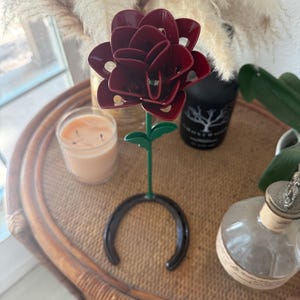 Hand-Welded Steel Rose on Horseshoe | Custom Metal Flower Gift for Her | Anniversary, Birthday, Wedding Decor | Valentine’s Day
