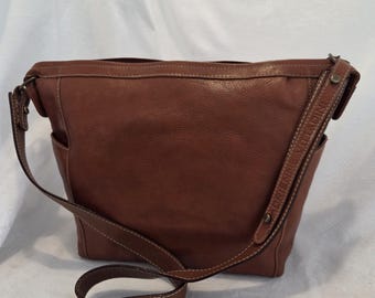 Vintage Adrienne Vittadini roestkleurige leren schoudertas, Y2K minimalistische brede riem