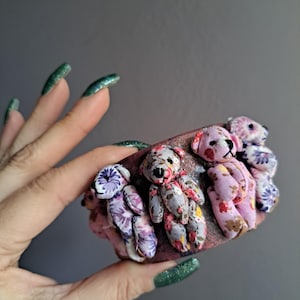 Pulsera de osito de peluche, pulsera reciclada, OOAK, osito de flores, pulsera vaquera, ositos de peluche, hecha en Grecia