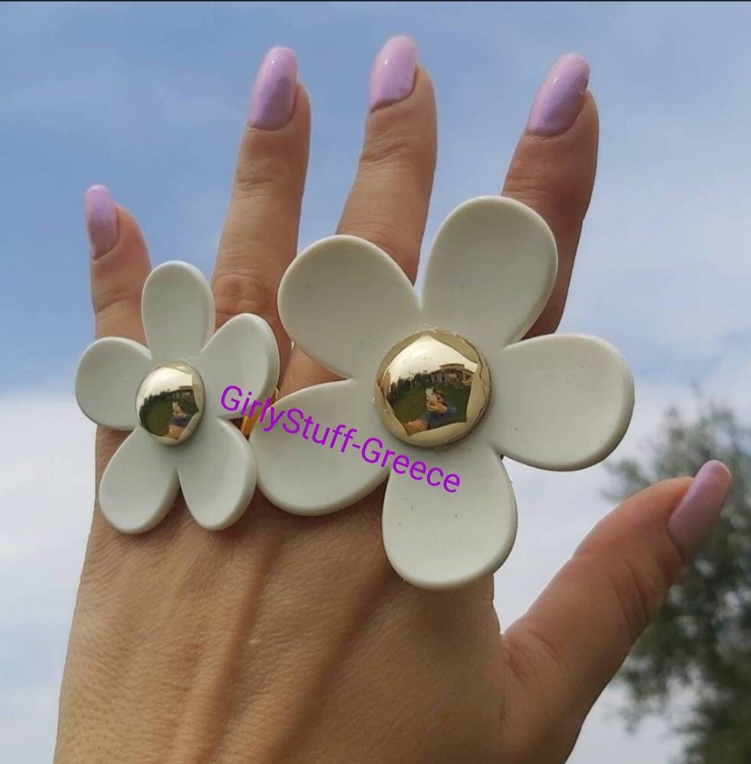 *HUGE RHINESTONE DAISY FLOWER* ADJUSTABLE RING gift *HUGE RHINESTONE DAISY FLOWER* ADJUSTABLE RING gift