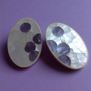80s Mother of Pearl Clip Earrings, Purple and White, large oval earrings, original 80s, chunky, Greece