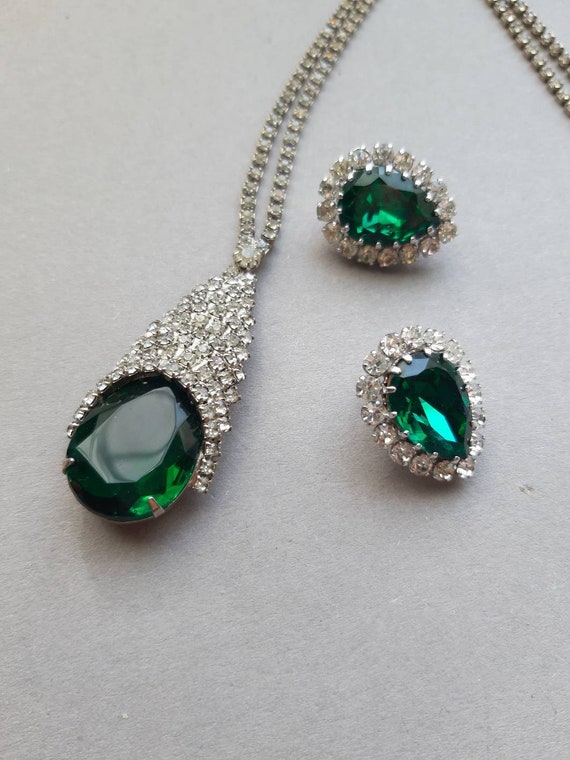Boucles D'oreilles En Verre émeraude Avec Strass Dorés - Forme Larme, NEUVES Sans Emballage