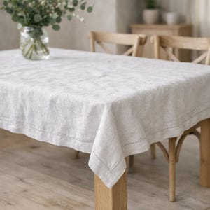 Mantel de lino, cubierta de mesa de comedor de lino lavado, decoración rústica de mesa de comedor estilo granja.