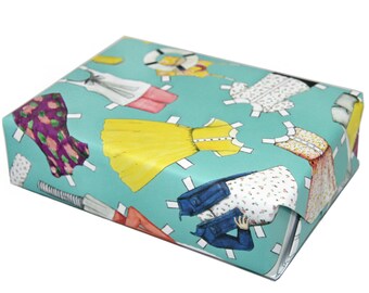 Envoltorio de regalo para ropa de muñeca de papel - Colección "Miércoles Moderno"
