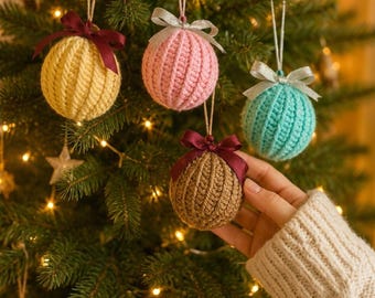 Crochet Christmas Bauble Pattern, Beginner Ribbed Ornament, Holiday Decor (PDF Download)