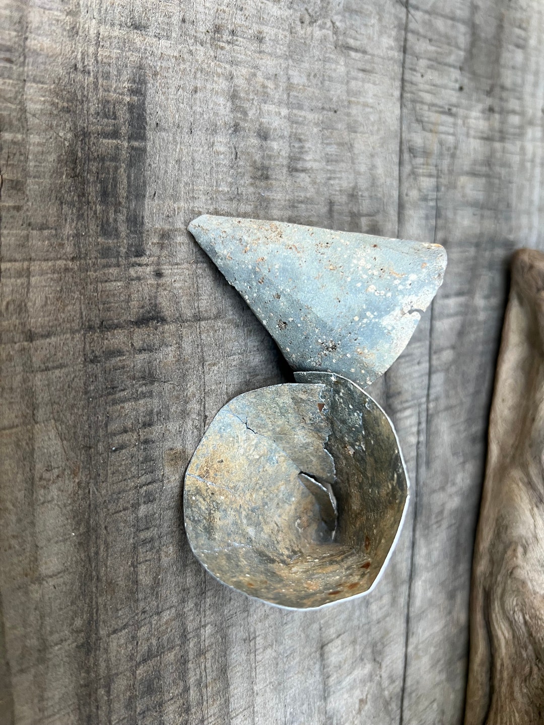 24 Industrial Decor Ideas for a Modern Look | Robern - Metallic Industrial Decor Accessories