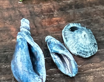 Drei Anhänger aus Porzellan, Muschel Anhänger, Porzellan Perlen, Perlen von der Natur inspiriert, Muschel Perlen, b6