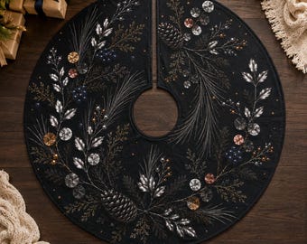 Falda para árbol de Navidad botánica negra y plateada de 112 cm (44 pulgadas) Onyx Regalo de inauguración de casa Lujo discreto Decoración navideña de felpa Moody Decor
