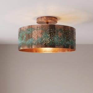 Handgjord taklampa i genomborrad koppar, hängande lampa i vintagekoppar, grön patina
