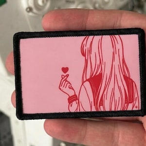 Anime Elf Maid-tygmärke – Rosa Kawaii-broderi med kardborreband