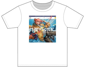 Camiseta juvenil con personaje de anime heroico / Ilustración de acción vibrante
