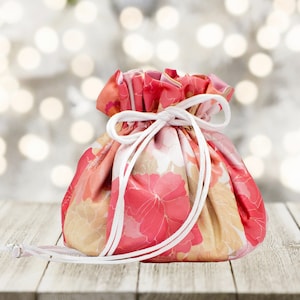 Pink Floral Satin Drawstring Jewelry Pouch: Eight Pocket Organizer