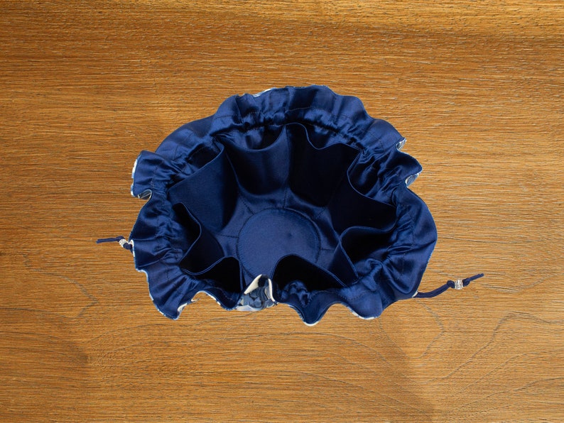 Navy Blue Floral Satin Drawstring Pouch with Eight Pockets Customize with Your Favorite Color Satin Interior Bild 4