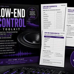 Op de afbeelding: Een zwarte doos met de tekst "LOW-END CONTROL TOOLKIT" en werkbladen voor audiomixing. De doos heeft paarse accenten en bevat functies zoals het verbeteren van kick- en basscheiding. Een PDF-werkboek is direct te downloaden.