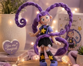 Peluche de Lily Lovebraids / Figura de cabello trenzado morado, con atuendo de estrella (coleccionable)