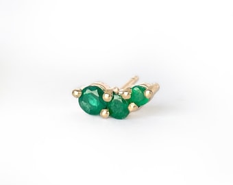 14k Emerald Studs Oorbellen - FARA Stud Oorbellen met echte smaragden / fijne sieraden / helix piercing / oorklimmers