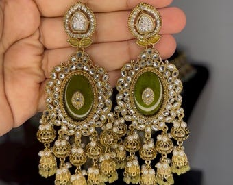Boucles d'oreilles Kundan Jhumka | Boucles d'oreilles ethniques indiennes | Bijoux de mariée pendjabi | Boucles d'oreilles à pampilles de perles | Boucles d'oreilles de mariage festives