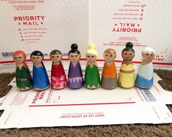 8 Pixie Hollow Fairy Peg Dolls Tinkerbell, Zarina, Periwinkle, Silvermist, Fawn, Iridessa, Rosetta & Vidia peg people