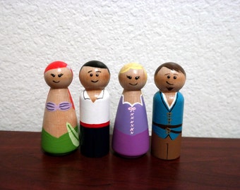 4 paquetes de 2 parejas de Disney. El príncipe Eric, Ariel, Flynn Ryder & Rapunzel de La Sirenita y Enredado.