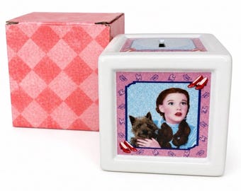 Salvadanaio del Mago di Oz con Dorothy Toto in ceramica e scarpette rosse da collezione (nuovo nella confezione originale)