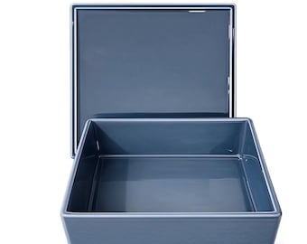 Fuente de cerámica para hornear con tapa de Crate & Barrel, cuadrada, apta para horno y mesa, color gris, CB2, 8x8