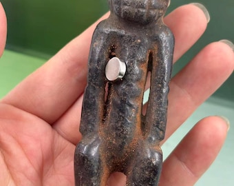 Talismán protector de estilo tibetano con talla de meteorito magnético Citipati y pátina vintage. Envío aleatorio.