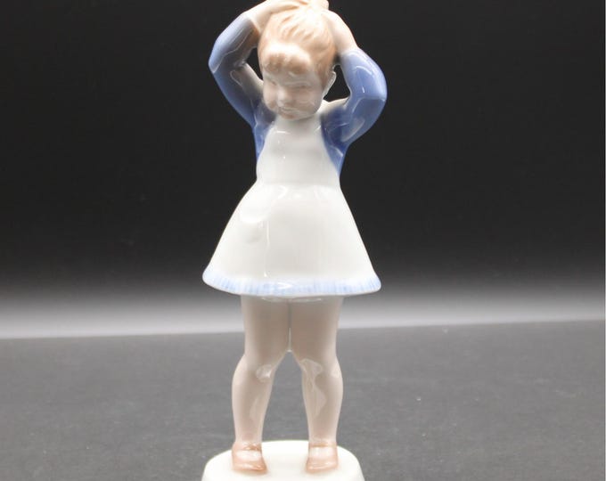 Bing & Grondahl Anne Figurine 2381 Girl Fixing Ponytail Tying Hair Vintage Mint