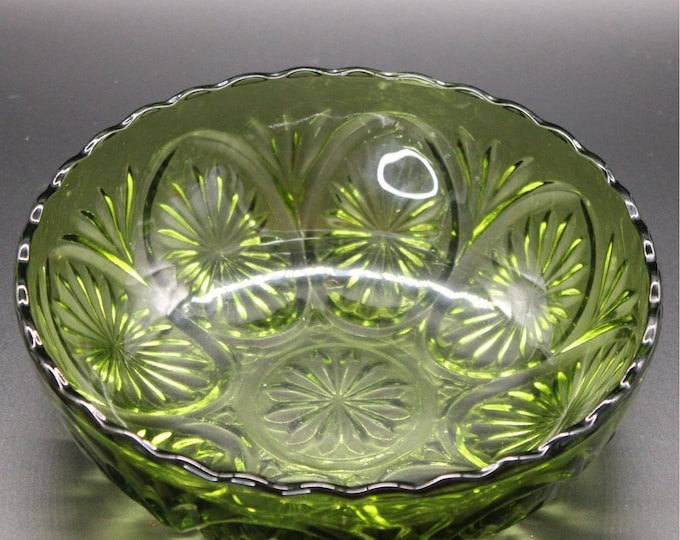 Vintage Anchor Hocking Olive Avocado Green Serving Bowl