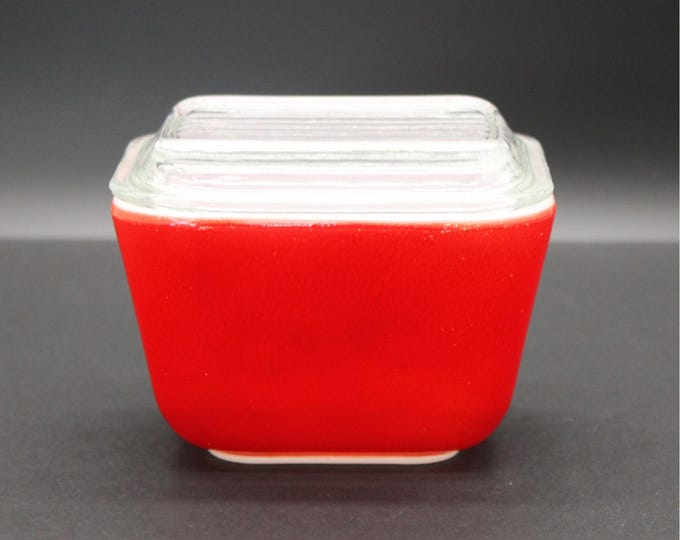 Vintage Pyrex 501 Primary Red Refrigerator Dish & Lid 1.5 Cup MCM Fridgie