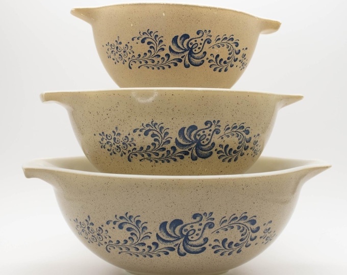 Vintage Pyrex Homestead Cinderella Nesting Mixing Bowl Set of 3 Tan Blue Floral