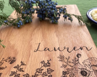 Personalized Cheese Board with Floral Engraving for Her, Engraved Charcuterie Board Christmas Gift, Cutting Board in Walnut, Maple and Oak