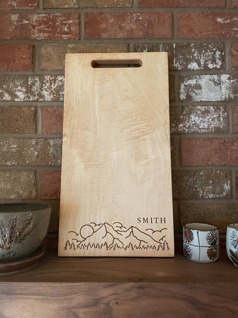 Engraved Cheese Board with Mountains, Personalized Gift For Him, For Mountain Lovers, Personalized Cutting Board for Christmas Gift immagine 8