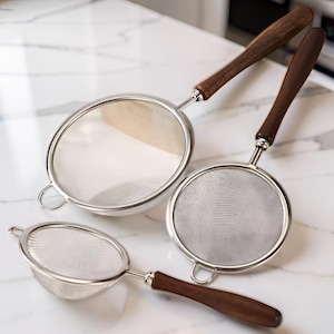 Set di colini a maglia fine con manico in legno, colini da cucina in acciaio inox, piccolo colino da tè, setaccio per farina, idea regalo