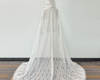 Cape de mariée en dentelle de Chantilly avec capuche : longueur au sol, cape de mariée minimaliste à capuche voile de dentelle céleste