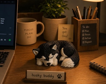 Sleeping Husky Figurine – 3D Printed Dog Desk Decor, Cozy Shelf Accent