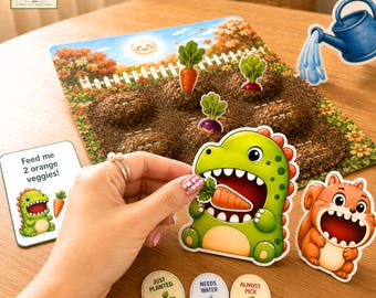 Könnte beinhalten: Ein pädagogisches Gartenspiel für Kinder mit einem bedruckten Bodenbrett, Gemüseausschnitten, einer blauen Gießkanne und Charakterkarten, darunter ein grüner Dinosaurier und ein braunes Eichhörnchen. Eine Karte zeigt: Feed me 2 orange veggies!