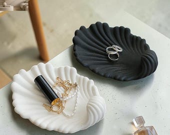 Kustschelp sieradenschaal, decoratief snuisterijblad, ringhouder, ijdelheidorganisator, kusthuisdecoratie, cadeau voor haar