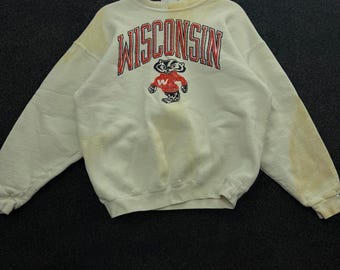 Sudadera vintage de los Wisconsin Badgers con el logo de Bucky Badger, color blanco, para hombre, estilo desgastado.