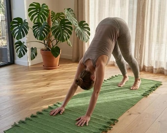 Organic Herbal Yoga Mat - Handwoven Cotton Non-Slip Rug, Ayurvedic Infused Eco-Friendly Exercise Mat for yoga