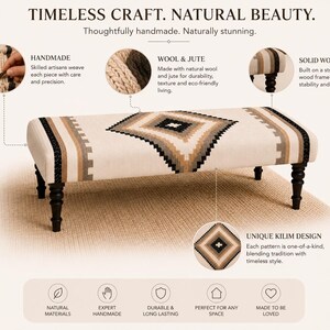 Op de afbeelding: Een rechthoekige bank met een cr&egrave;mekleurige bovenkant voorzien van een geometrisch ruitpatroon in bruin, beige en zwart. De bank rust op vier donkerbruine, gedraaide houten poten. Tekst op de afbeelding: TIMELESS CRAFT. NATURAL BEAUTY.