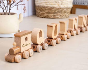 Gepersonaliseerde houten treinen, Treinspeelgoed met naam, Verjaardagscadeau voor kinderen, Houten treinset met letter op maat, Babycadeaus.