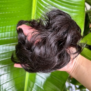 Coque bagunçado 100% cabelo humano, extensão de cabelo ondulado e cacheado com volume.