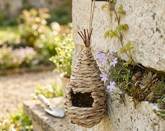 Handwoven Straw Bird Nest Hanging Bird House Rustic Garden Bird Shelter Natural Outdoor Bird Decor Woven Nest Hut