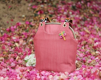 Kiss lock frame bag, Denim bag, Large kiss lock bag, Shoulder bag, Pink denim bag, Metal frame bag